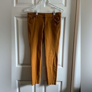 Old Navy Pixie Pant size 2